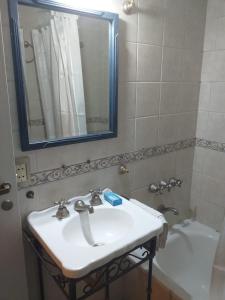 luminoso con Balcon al frente en lo mejor de Palermo y Recoleta