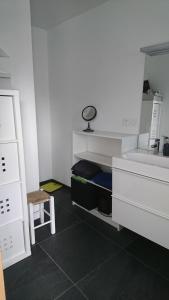 TY SAM - 2 Appartements dont 1 Grande Terrasse vue mer proche plages et commerces : photos des chambres