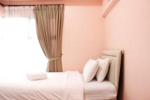 Deluxe 2BR Apartment at Newton Residence Bandung with Mountain View By Travelio