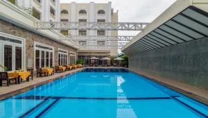 Hotel De La Renaissance - Puok