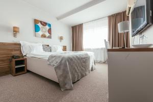 Riviera by Queens Hotel and Resort