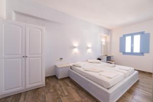 Stratos Apartments & Studios Paros Greece