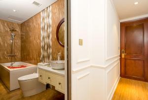 Phòng Hai Giường Đơn Loại Sang (Deluxe Twin Room)
