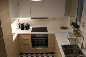 Deluxe apt with 2 bedrooms and AC