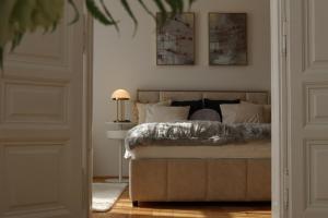 Deluxe apt with 2 bedrooms and AC