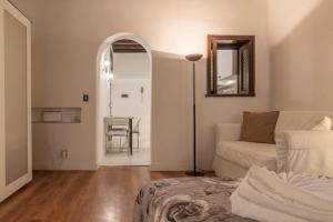 GuestHost - Fori Imperiali Apartment