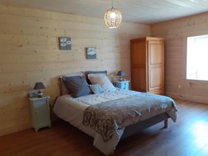 Maisons d'hotes LES TROIS CHARMES : Chambre Familiale avec Baignoire