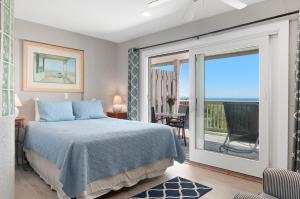 Deluxe Double Room with Sea View room in Wavecrest Resort