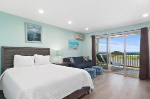 Studio with Ocean View room in Wavecrest Resort