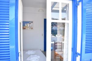 Triple Room with Sea View - 10