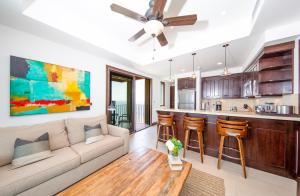 360 Splendor Del Pacifico Residences