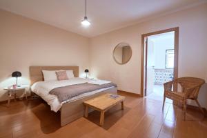 Spacious and Renovated Apartment With Amazing Patio, By TimeCooler