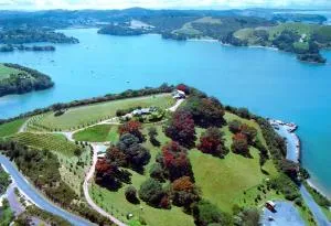 Waiheke Island Vineyard Holiday Houses - Te Whau Bay