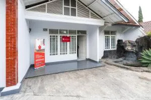 RedDoorz Syariah near RSUD Cimacan - Cibadak