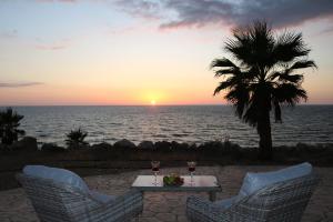 Yulya Villa By Taimoura