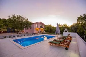 Holiday house Elizabeta near Imotski, private pool - Margete