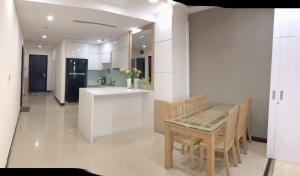 Angela House- Royal City Apartment