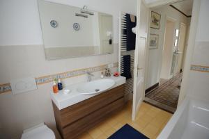 Double or Twin Room with Lake View and Private External Bathroom