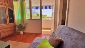 Town Center Apartment with Balcony