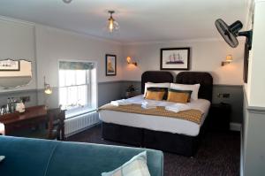 Deluxe King Room room in Admiral Hardy