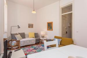 Spacious Alfama Duplex, By TimeCooler