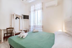 Double Room with Shared Bathroom room in Lia Apartment