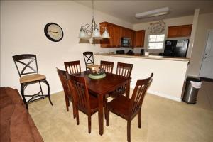 1623 Willow Bend Condo