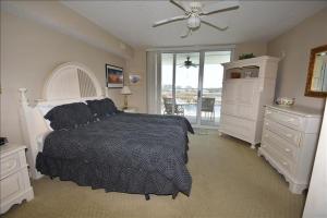 1005 North Tower Condo