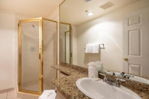 The Ironwood on Blueberry Hill