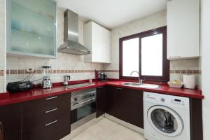 Aurora Beach Apartment