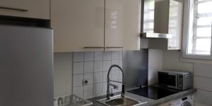 Maisons de vacances Modern 1 bedroom apartment near the metro. : photos des chambres