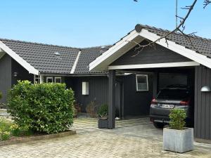Three-Bedroom Holiday Home  room in Holiday home Nakskov VI