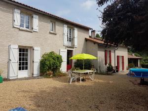 Maisons de vacances Belle Vue 2. Best view of BRANTOME and its Abbey : photos des chambres