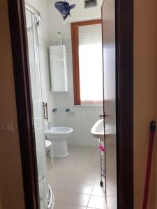 Casa Laura 300 mt dalla spiaggia con parcheggio