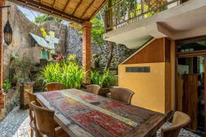 Tirta Asri Ubud Villa