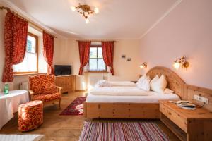 Deluxe Double Room room in Hotel Krimmlerfälle