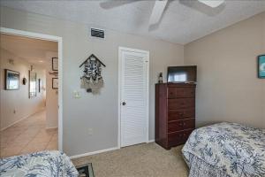 Three-Bedroom Townhouse room in Turtleback 09