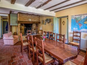 Villas A spacious and beautifully restored rural farmhouse with private pool : photos des chambres