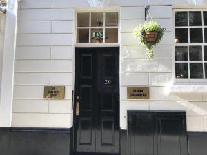 Eldon Chambers Pod 2 by City Living London