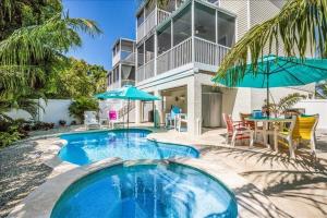 Three-Bedroom House room in Blue Coconut Bungalow Home