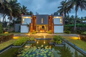 SaffronStays Riverstone 3-BR Riverside Villa with Farm Views