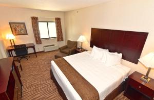 King Studio room in Cobblestone Inn & Suites - Clarion