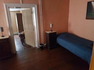B&B / Chambres d'hotes Bed en breakfast le Chateau : Chambre Familiale