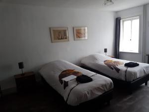 B&B / Chambres d'hotes Bed en breakfast le Chateau : Chambre Lits Jumeaux Standard - Vue sur Montagne