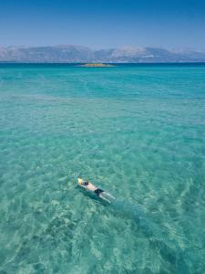 Kinsterna Hotel, Agios Stefanos, Monemvasía, 23070, Greece.