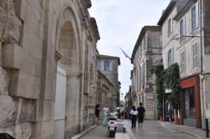 Appartements Holiday in Arles -Appartement du Theatre Antique : photos des chambres