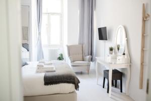 White Fanti Apartment