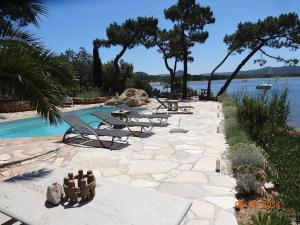 Appart'hotels Maranatha Porto Vecchio, Residence de charme, Pieds dans l'eau : photos des chambres