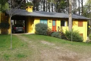 Casa completa en el bosque para 8 personas no aceptamos grupos de jovenes - 皮纳马尔