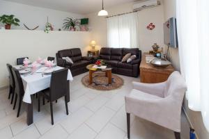 Three-Bedroom Holiday Home  room in House VILLA BARETIC